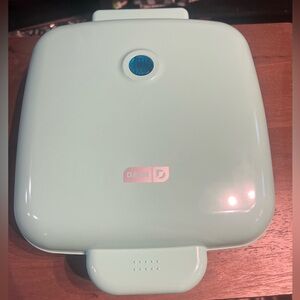 Dash brand 9 count egg bite maker